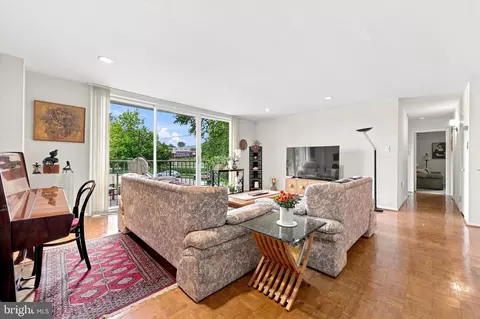 309 Florence Ave #205-N, Jenkintown, PA 19046