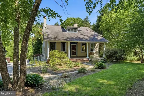 Exterior - 1054 Croton Rd, Wayne, PA 19087 photo 2 of 9