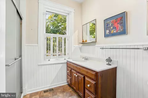 Bath - 1054 Croton Rd, Wayne, PA 19087 photo 1 of 3