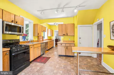 Kitchen - 1054 Croton Rd, Wayne, PA 19087 photo 1 of 3