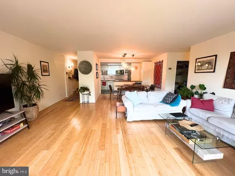 309 Florence Ave #206-N, Jenkintown, PA 19046