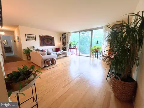 309 Florence Ave #206-N, Jenkintown, PA 19046