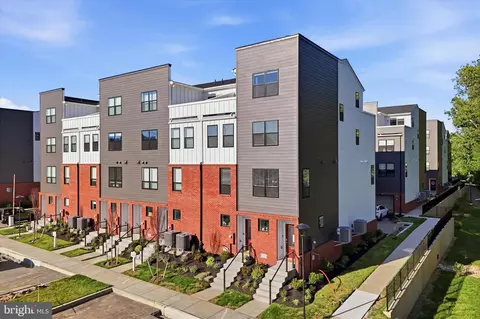 919 Riverplace Dr, Conshohocken, PA 19428