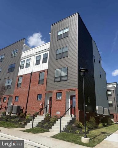 919 Riverplace Dr, Conshohocken, PA 19428