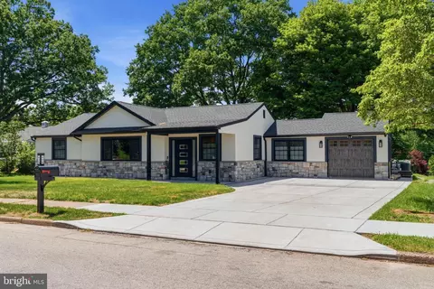 936 Wesley Ave, Huntingdon Valley, PA 19006