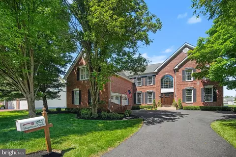 221 Hazeltine Cir, Blue Bell, PA 19422