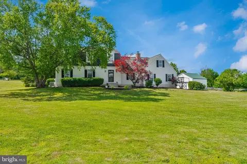 144 Middle Creek Rd, Gilbertsville, PA 19525