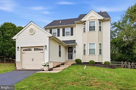 810 Elizabeth Ct, Collegeville, PA 19426
