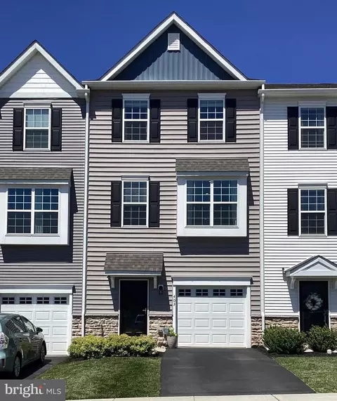 403 Ridgewood Dr, Royersford, PA 19468