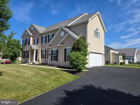 100 Lilac Ln, Gilbertsville, PA 19525