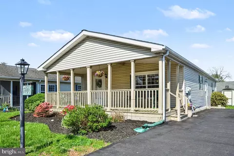1106 Jfk Dr, North Wales, PA 19454