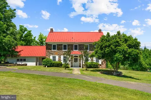201 E Moyer Rd, Pottstown, PA 19464