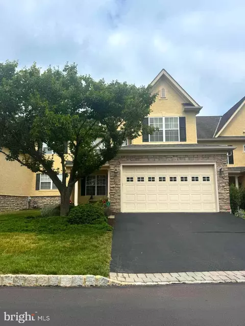 562 Farmdale Cir, Blue Bell, PA 19422