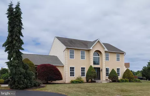 41 Edmonds Dr, Royersford, PA 19468