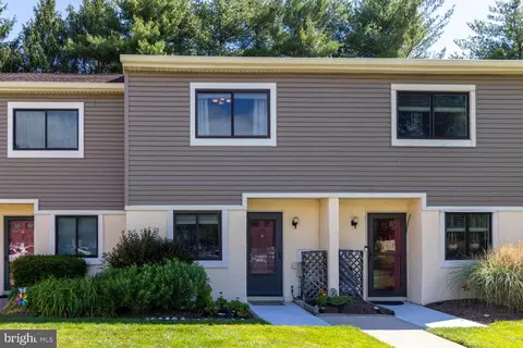 56 Ember Ln, Horsham, PA 19044