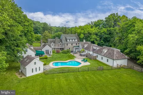 107 E Mill Rd, Flourtown, PA 19031