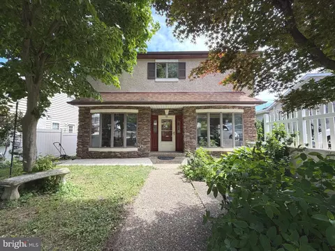 55 Price St, Bala Cynwyd, PA 19004