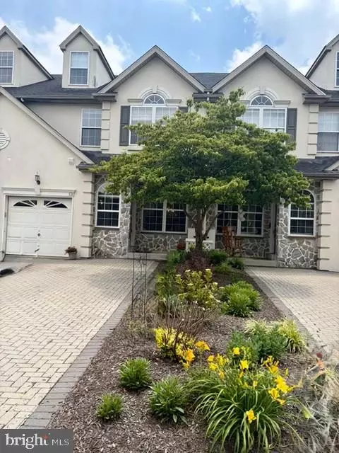 131 Meadow View Ln, Lansdale, PA 19446