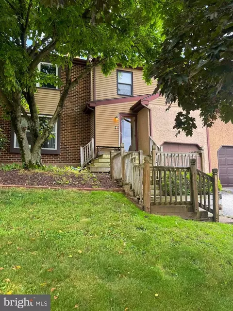 2570 Terraced Hill Ct, Pottstown, PA 19464