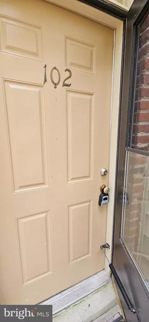 102 Ardwick Ter #2B, Lansdale, PA 19446
