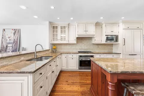 119 E Montgomery Ave #7, Ardmore, PA 19003
