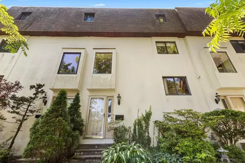 119 E Montgomery Ave #7, Ardmore, PA 19003