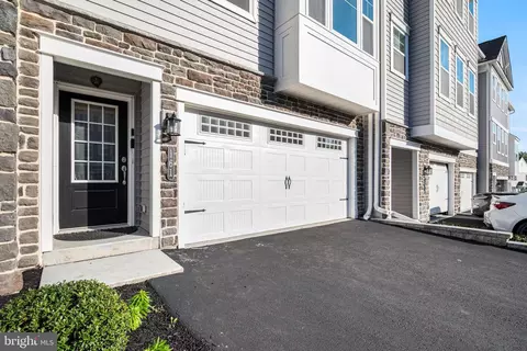 161 Everleigh Dr, Royersford, PA 19468