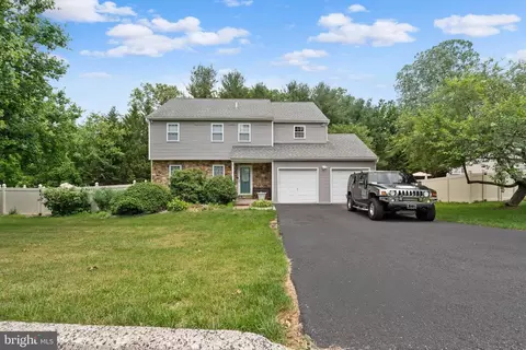 2227 Heather Ln, Pottstown, PA 19464