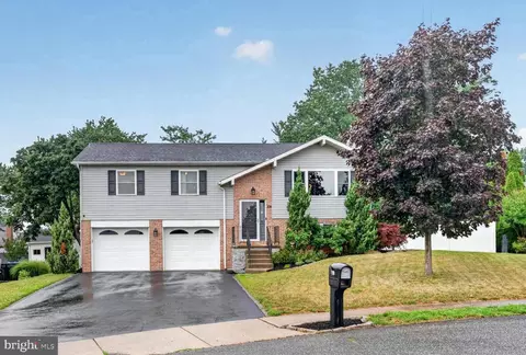 62 Taylor Ct, Boyertown, PA 19512