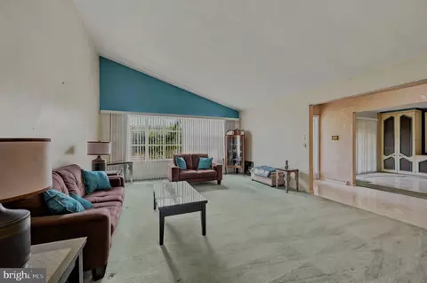 7900 Deer Run Rd, Glenside, PA 19038