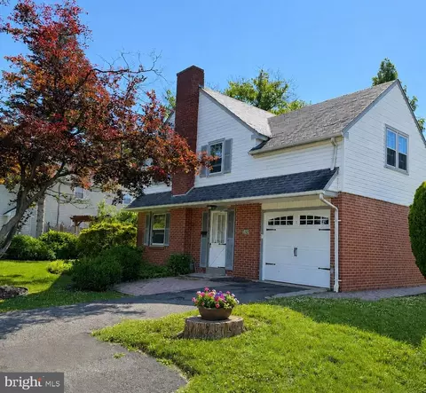 602 Meadow Ln, Oreland, PA 19075