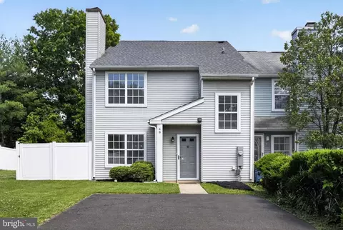 48 Bark Hollow Ln, Horsham, PA 19044