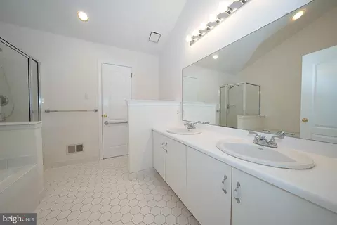 Bath - 112 Lemonton Way, Wayne, PA 19087 photo 2 of 6