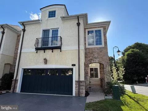 25 Breyer Ct #25-E, Elkins Park, PA 19027