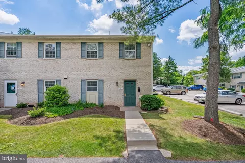 104 Hampstead Dr #104, Ambler, PA 19002