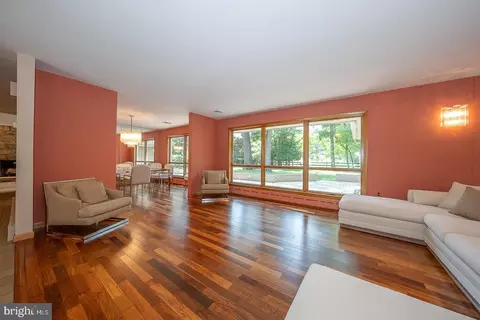 Living - 696 Forest Rd, Wayne, PA 19087 photo 5 of 9