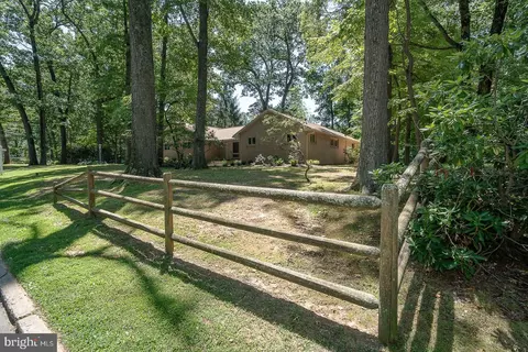 Exterior - 696 Forest Rd, Wayne, PA 19087 photo 9 of 10