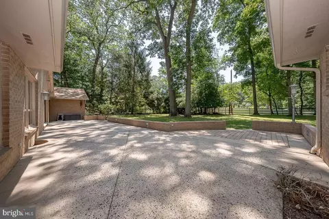 Exterior - 696 Forest Rd, Wayne, PA 19087 photo 5 of 10