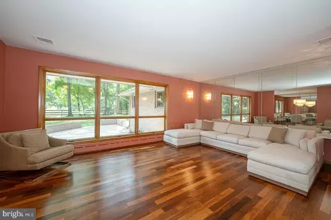 Living - 696 Forest Rd, Wayne, PA 19087 photo 4 of 9