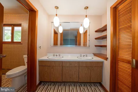 Bath - 696 Forest Rd, Wayne, PA 19087 photo 1 of 7