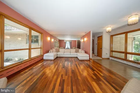 Living - 696 Forest Rd, Wayne, PA 19087 photo 3 of 9