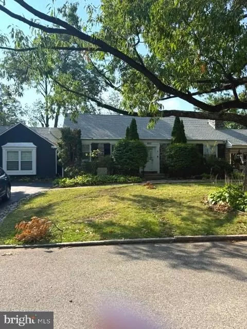 1022 Clover Hill Rd, Wynnewood, PA 19096