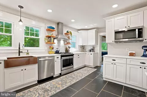 Kitchen - 8 Hewett Rd, Wyncote, PA 19095 photo 1 of 2
