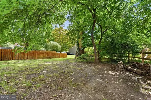 Exterior - 8 Hewett Rd, Wyncote, PA 19095 photo 6 of 8