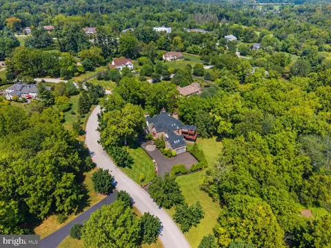 625 Creek Ln, Flourtown, PA 19031