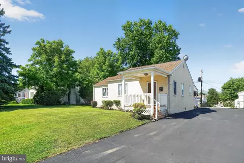 137 Walker Ln, King Of Prussia, PA 19406