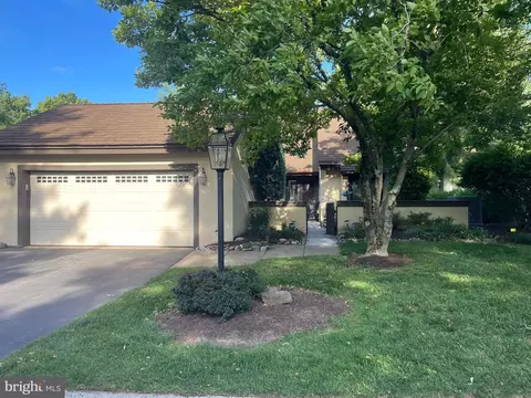 2 Withers Ln, Blue Bell, PA 19422