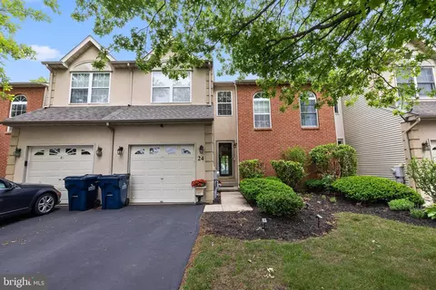 24 Raleigh Ct, Harleysville, PA 19438