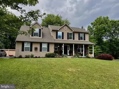 650 Oak Park Rd, Hatfield, PA 19440