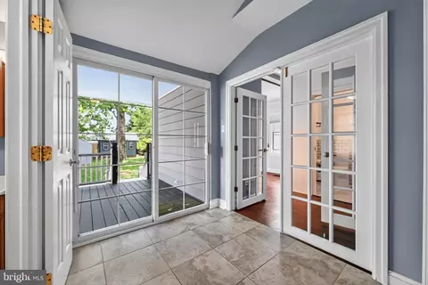 Entry Way - 417 Summit Ave, Fort Washington, PA 19034 photo 2 of 2